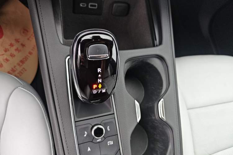 Used Cadillac XT4 2024 28T Two-Wheel-Drive Prestige Version Gear Lever
