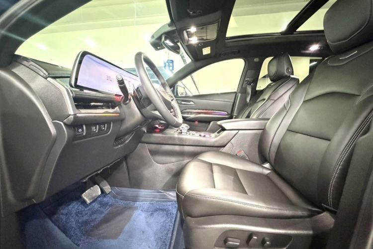 Used Cadillac XT4 2024 28T Two-Wheel-Drive Luxury Version Interior 1