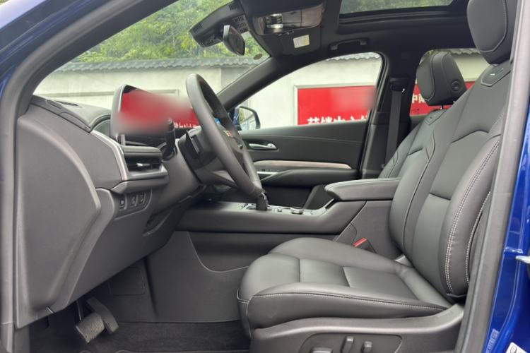 Used Cadillac XT4 2024 28T Two-Wheel-Drive Luxury Version Interior 2