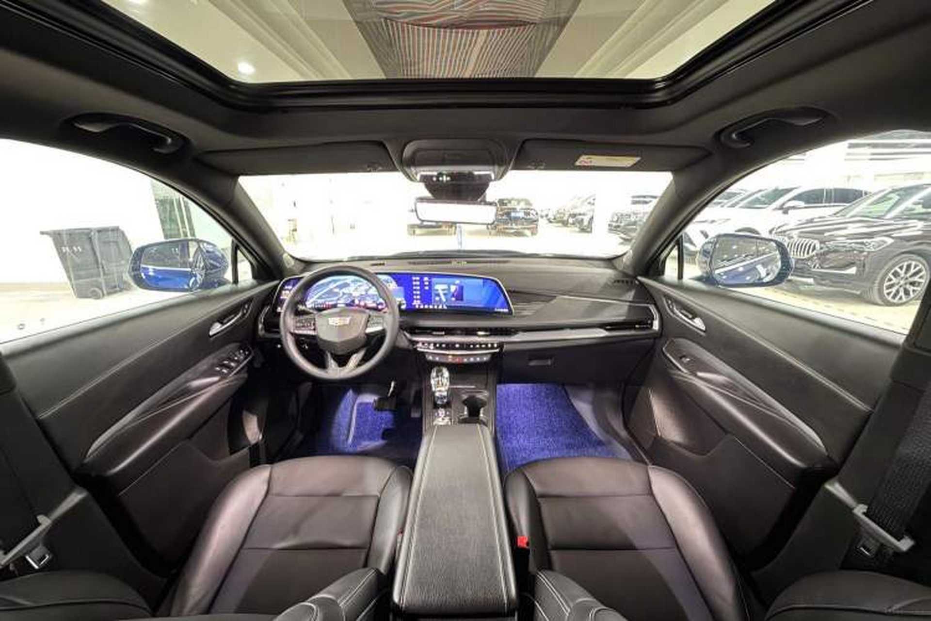 Used Cadillac XT4 2024 28T Two-Wheel-Drive Prestige Version Interior 3
