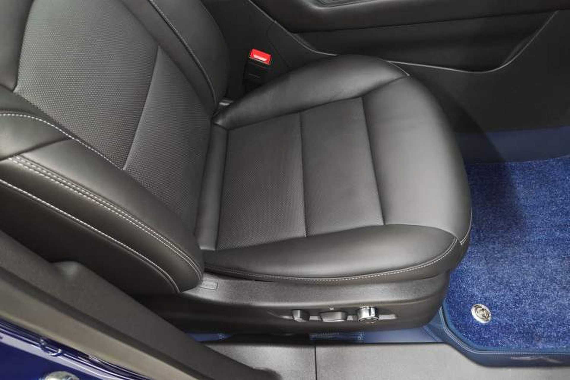 Used Cadillac XT4 2024 28T Two-Wheel-Drive Prestige Version Right Front Seat