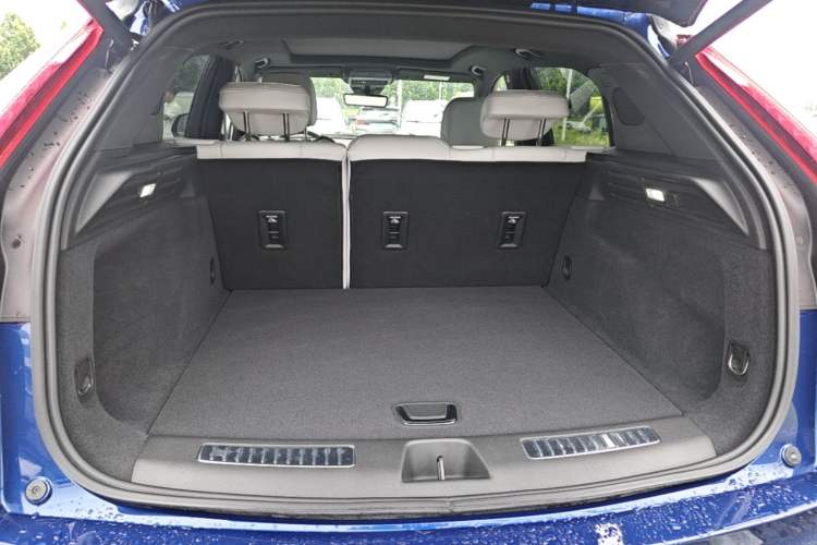 Used Cadillac XT4 2024 28T Two-Wheel-Drive Prestige Version Trunk