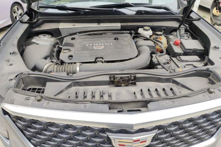 Used Cadillac XT4 2024 28T Two-Wheel-Drive Luxury Version Engine Bay