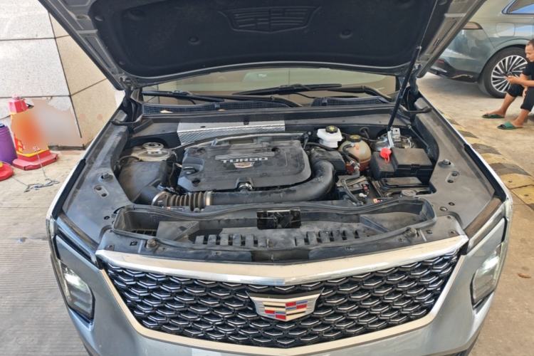 Used Cadillac XT4 2024 28T Two-Wheel-Drive Luxury Version Engine Bay
