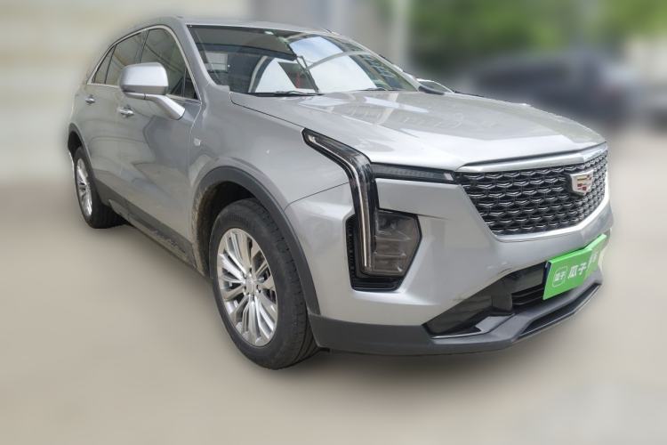 Used Cadillac XT4 2024 28T Two-Wheel-Drive Luxury Version Front Right 45 Deg