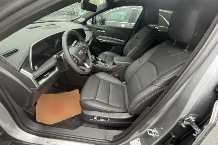 Used Cadillac XT4 2024 28T Two-Wheel-Drive Prestige Version Interior 2