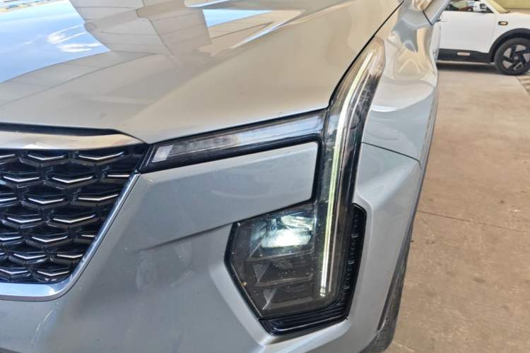 Used Cadillac XT4 2024 28T Two-Wheel-Drive Luxury Version Left Front Headlight