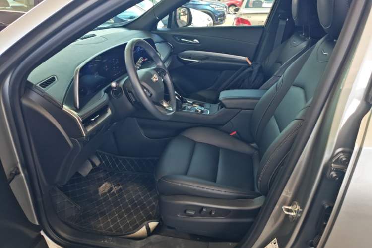 Used Cadillac XT4 2024 28T Two-Wheel-Drive Luxury Version Left Front Seat