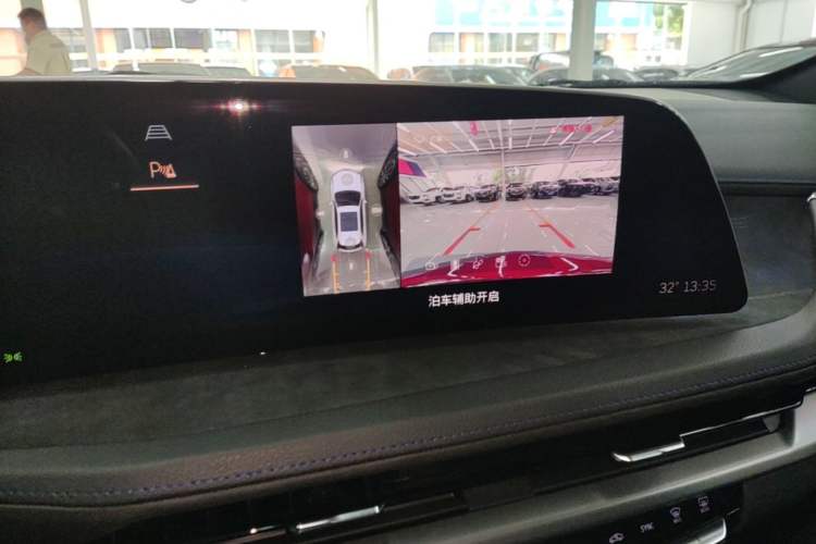 Used Cadillac XT4 2024 28T Four-Wheel Drive Luxury Version Audio And AC Panel