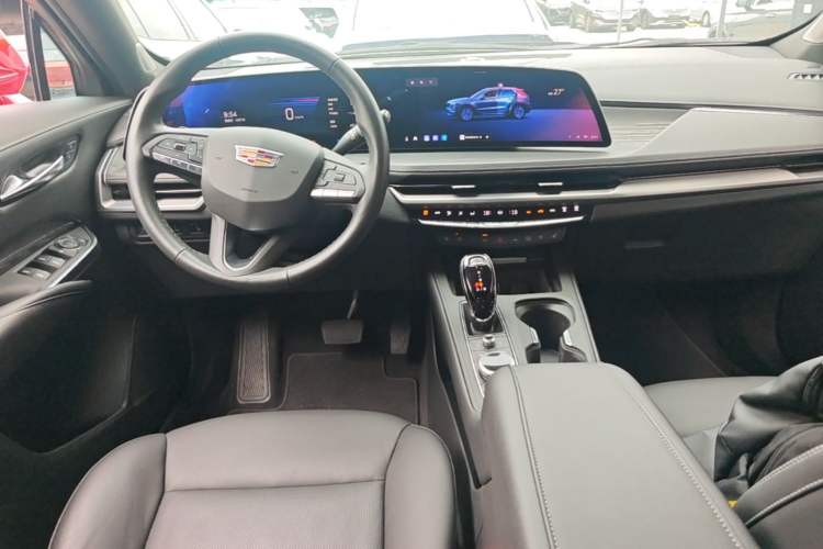 Used Cadillac XT4 2024 28T Two-Wheel-Drive Prestige Version Center Console
