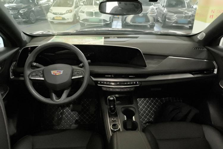 Used Cadillac XT4 2024 28T Two-Wheel-Drive Luxury Version Center Console