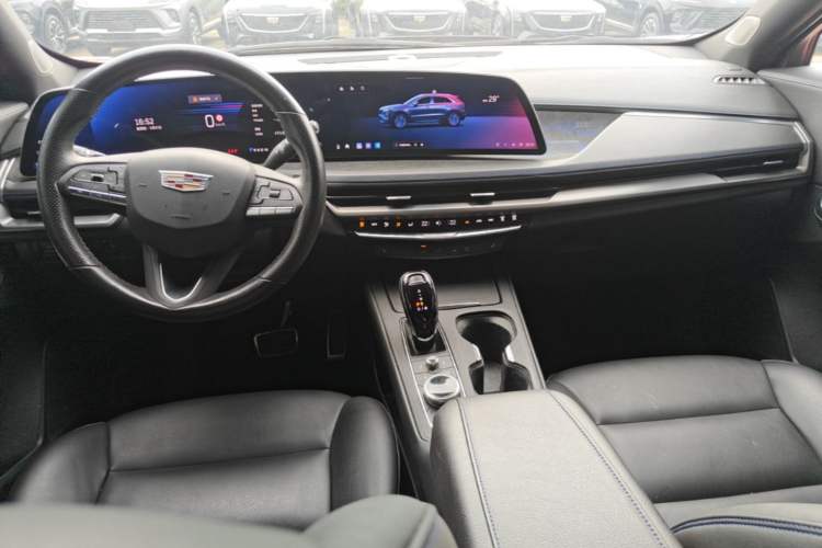 Used Cadillac XT4 2024 28T Four-Wheel Drive Luxury Version Center Console