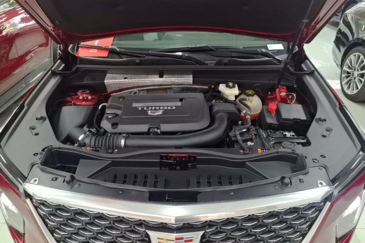 Used Cadillac XT4 2024 28T Two-Wheel-Drive Luxury Version Engine Bay