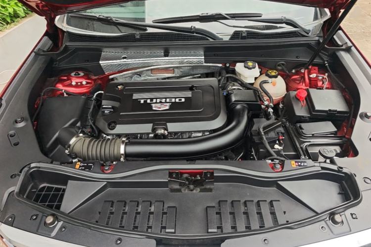 Used Cadillac XT4 2024 28T Two-Wheel-Drive Prestige Version Engine Bay