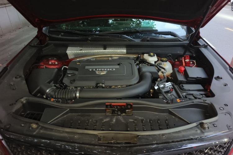 Used Cadillac XT4 2024 28T Four-Wheel Drive Luxury Version Engine Bay