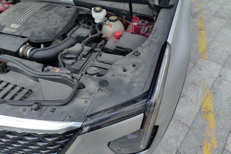 Used Cadillac XT4 2024 25T Two-Wheel Drive Fashion Edition Engine Bay Left