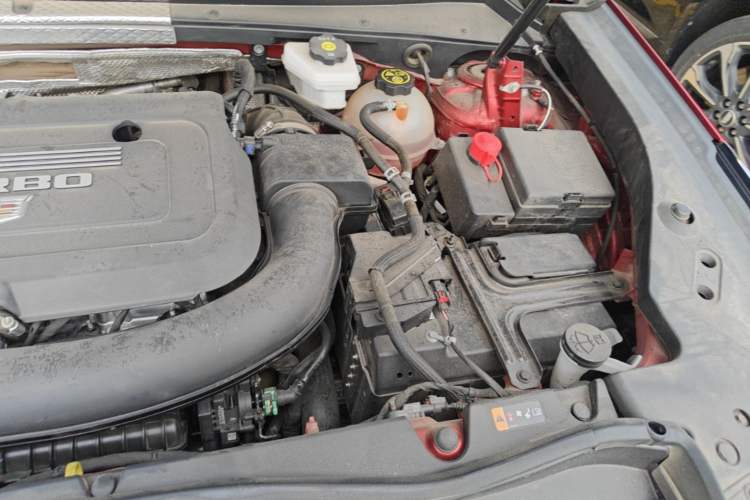 Used Cadillac XT4 2024 28T Four-Wheel Drive Luxury Version Engine Bay Left