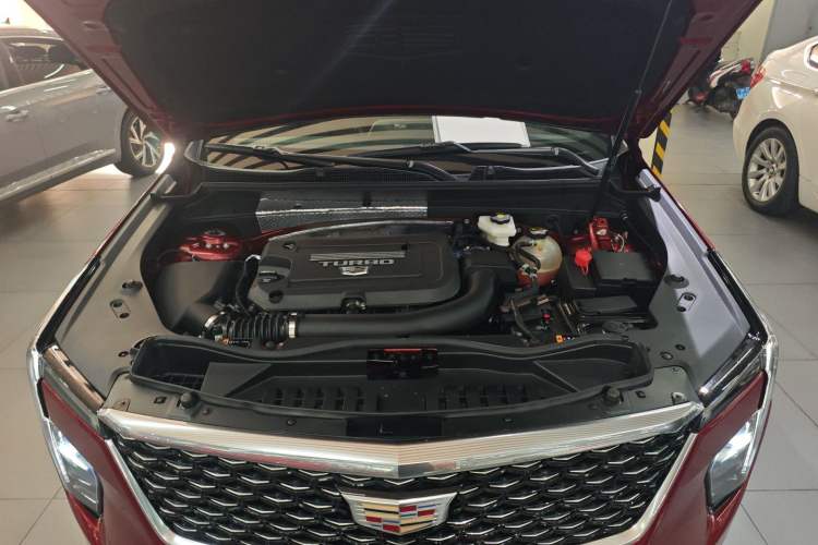 Used Cadillac XT4 2024 28T Two-Wheel-Drive Prestige Version Engine Bay