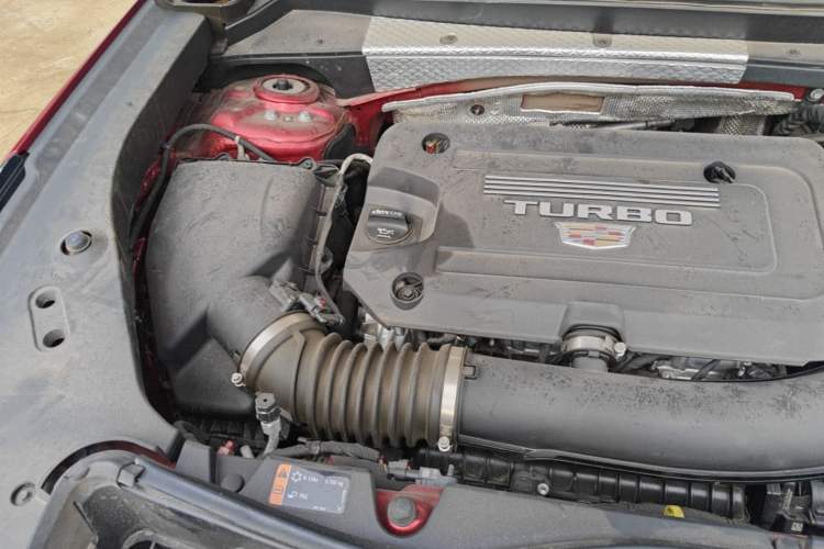 Used Cadillac XT4 2024 28T Four-Wheel Drive Luxury Version Engine Bay Right