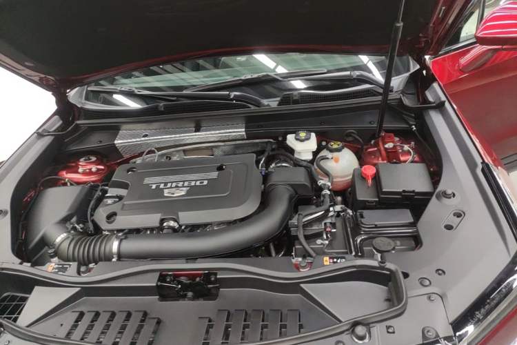 Used Cadillac XT4 2024 28T Four-Wheel Drive Luxury Version Engine Bay