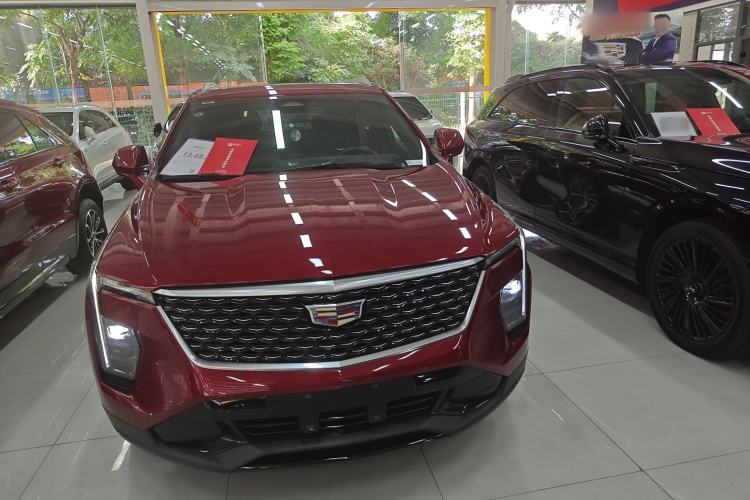 Used Cadillac XT4 2024 28T Two-Wheel-Drive Luxury Version Exterior 1