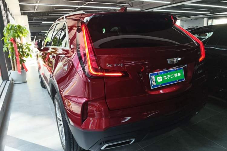 Used Cadillac XT4 2024 28T Two-Wheel-Drive Luxury Version Exterior 2