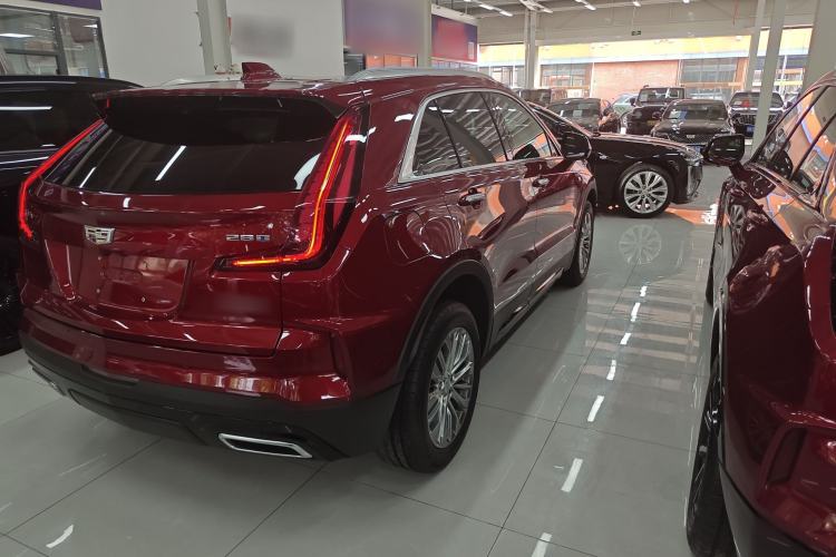Used Cadillac XT4 2024 28T Two-Wheel-Drive Luxury Version Exterior 4