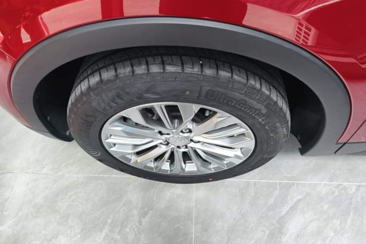 Used Cadillac XT4 2024 28T Two-Wheel-Drive Luxury Version Exterior 4