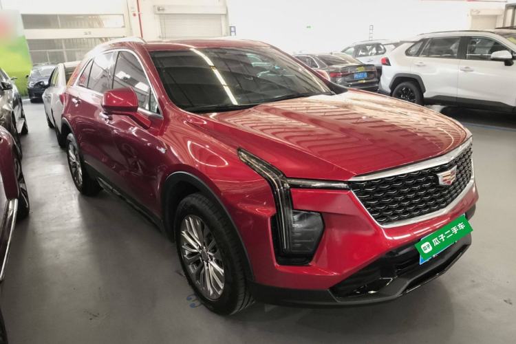 Used Cadillac XT4 2024 28T Two-Wheel-Drive Luxury Version Front Right 45 Deg