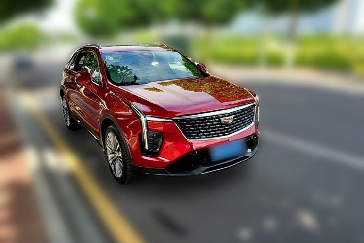 Used Cadillac XT4 2024 28T Two-Wheel-Drive Luxury Version Front Right 45 Deg