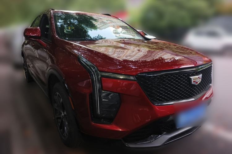 Used Cadillac XT4 2024 28T Four-Wheel Drive Luxury Version Front Right 45 Deg