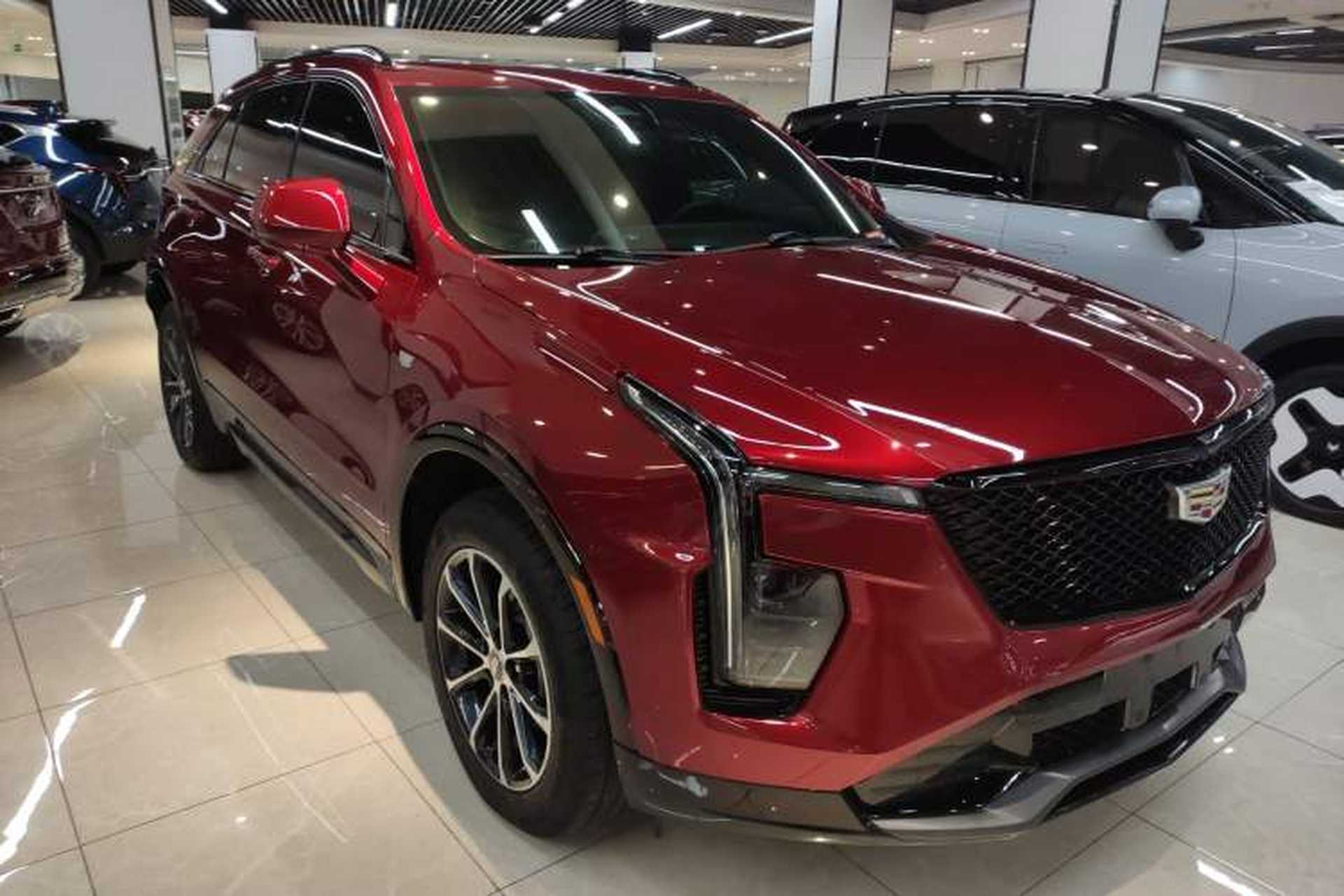 Used Cadillac XT4 2024 28T Four-Wheel Drive Luxury Version Front Right 45 Deg