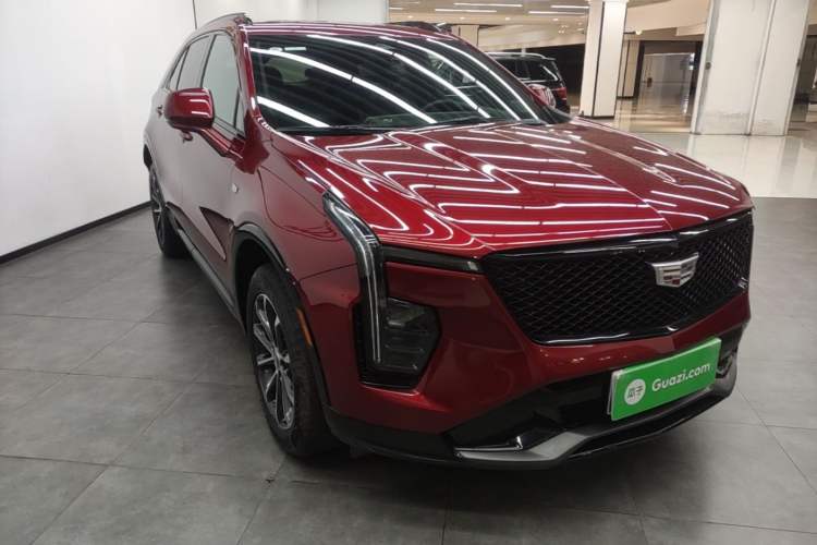 Used Cadillac XT4 2024 28T Four-Wheel Drive Luxury Version Front Right 45 Deg