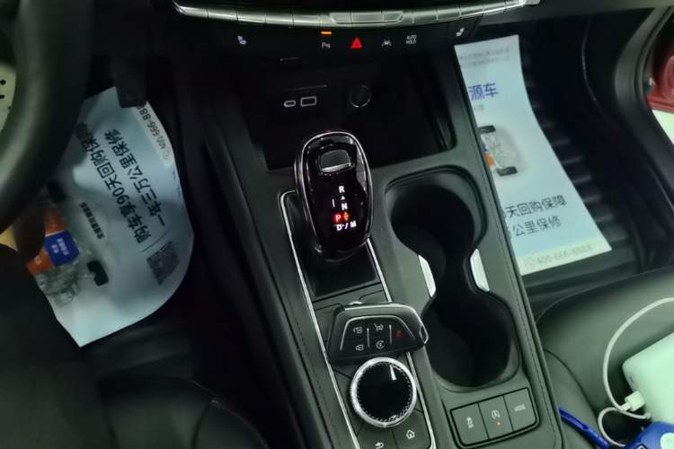Used Cadillac XT4 2024 28T Two-Wheel-Drive Luxury Version Gear Lever