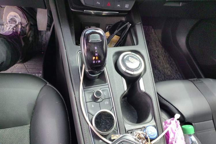 Used Cadillac XT4 2024 25T Two-Wheel Drive Fashion Edition Gear Lever