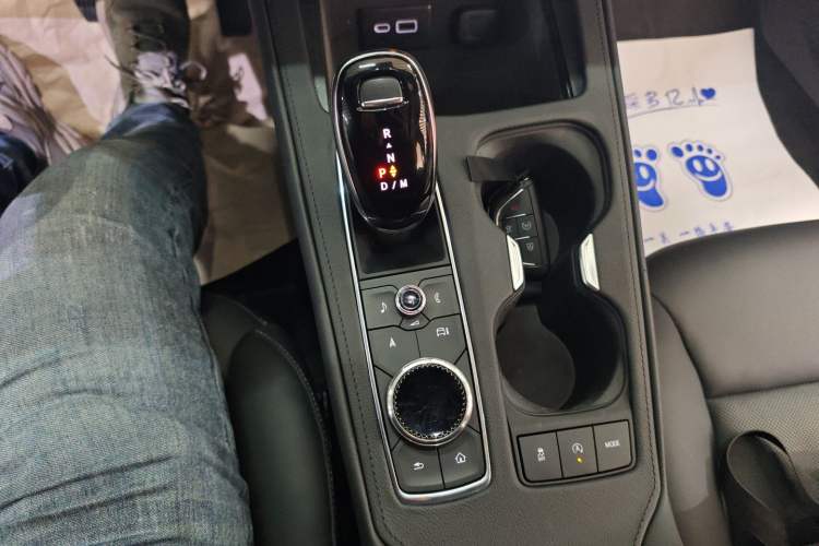 Used Cadillac XT4 2024 28T Two-Wheel-Drive Prestige Version Gear Lever
