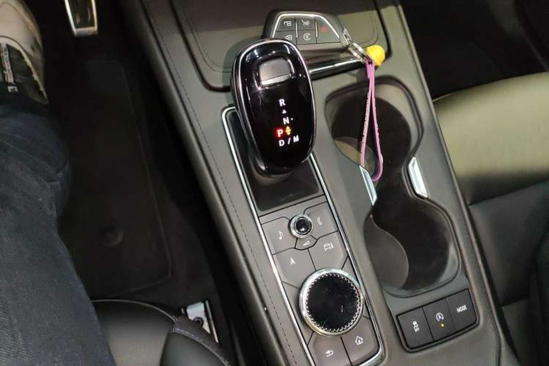 Used Cadillac XT4 2024 28T Four-Wheel Drive Luxury Version Gear Lever