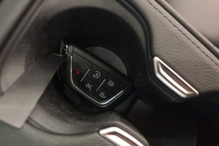 Used Cadillac XT4 2024 28T Two-Wheel-Drive Prestige Version Interior 1