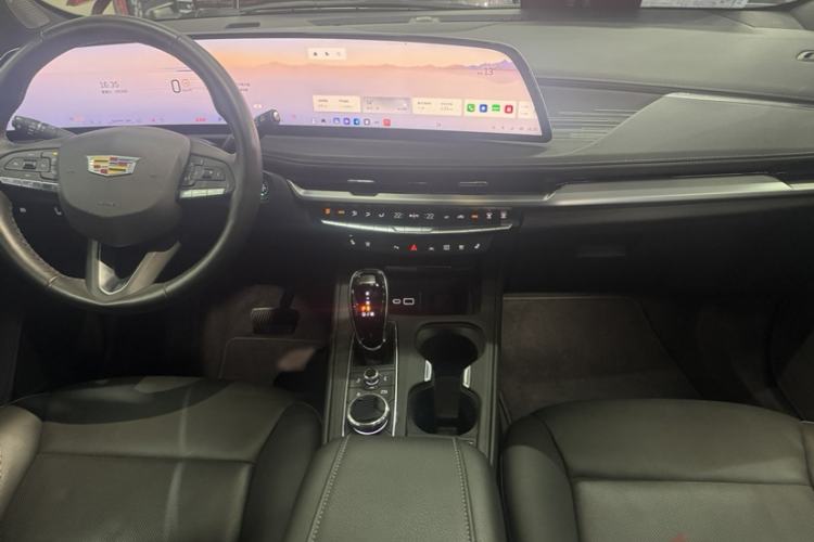 Used Cadillac XT4 2024 28T Two-Wheel-Drive Prestige Version Interior 2