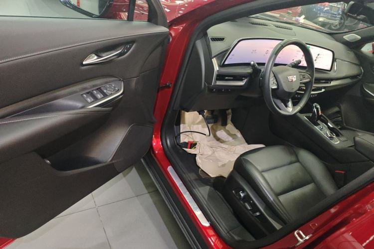 Used Cadillac XT4 2024 28T Two-Wheel-Drive Prestige Version Interior 3