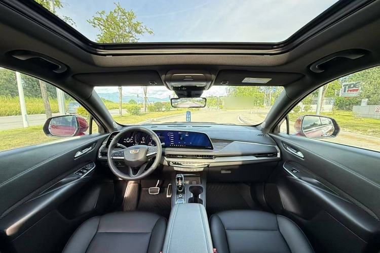 Used Cadillac XT4 2024 28T Four-Wheel Drive Luxury Version Interior 3
