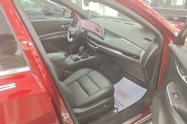 Used Cadillac XT4 2024 28T Two-Wheel-Drive Luxury Version Interior 5