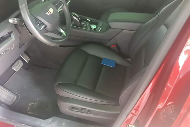 Used Cadillac XT4 2024 28T Four-Wheel Drive Luxury Version Left Front Seat
