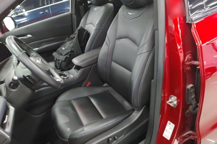 Used Cadillac XT4 2024 28T Four-Wheel Drive Luxury Version Left Front Seat
