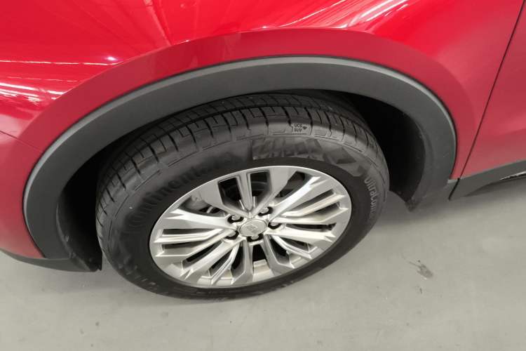 Used Cadillac XT4 2024 28T Two-Wheel-Drive Luxury Version Left Front Wheel Hub