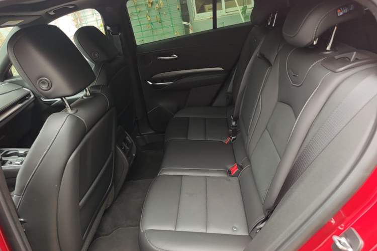 Used Cadillac XT4 2024 28T Two-Wheel-Drive Prestige Version Left Rear Seat