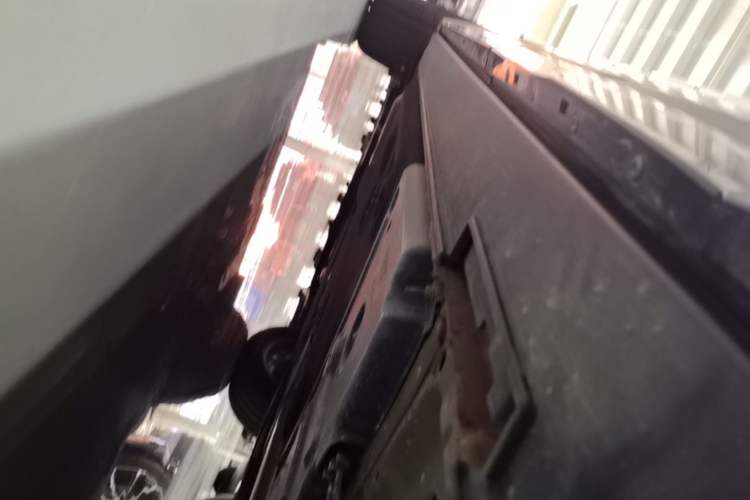 Used Cadillac XT4 2024 28T Two-Wheel-Drive Luxury Version Left Side Sill