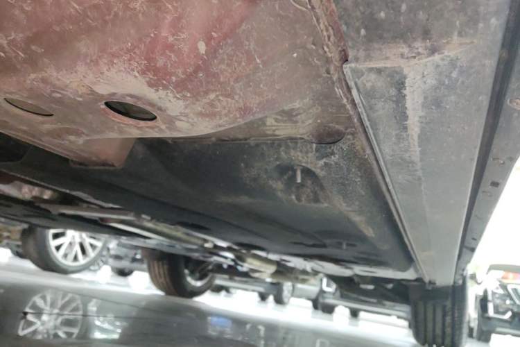 Used Cadillac XT4 2024 28T Four-Wheel Drive Luxury Version Left Side Sill