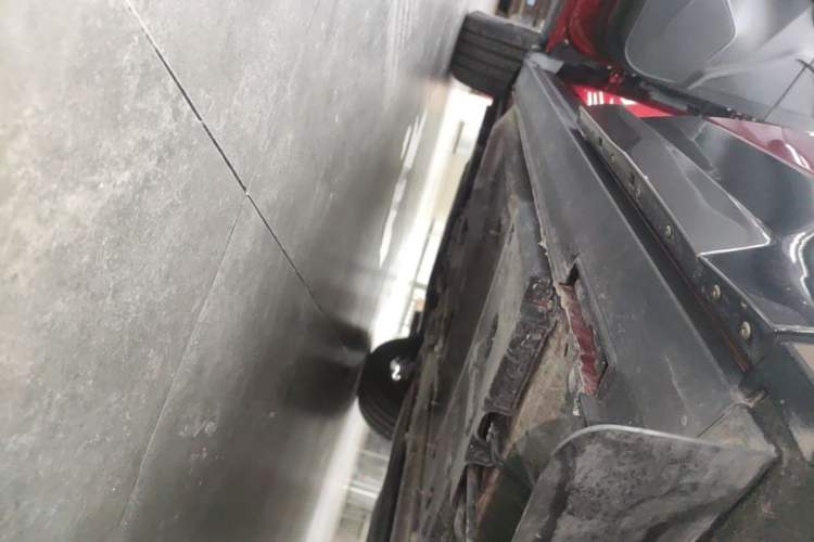 Used Cadillac XT4 2024 28T Four-Wheel Drive Luxury Version Left Side Sill