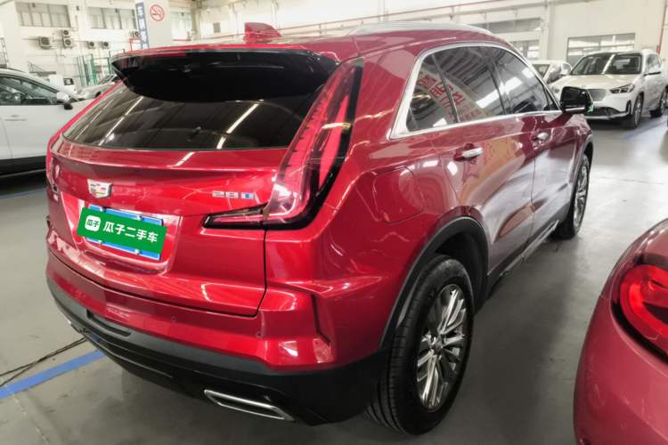 Used Cadillac XT4 2024 28T Two-Wheel-Drive Luxury Version Rear Right 45 Deg